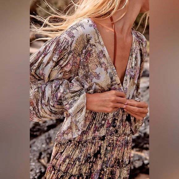 NWT! 🐚 Free People | ROCOCO SAND | Cara Metallic Floral V Neck Kaftan Small - Picture 9 of 11